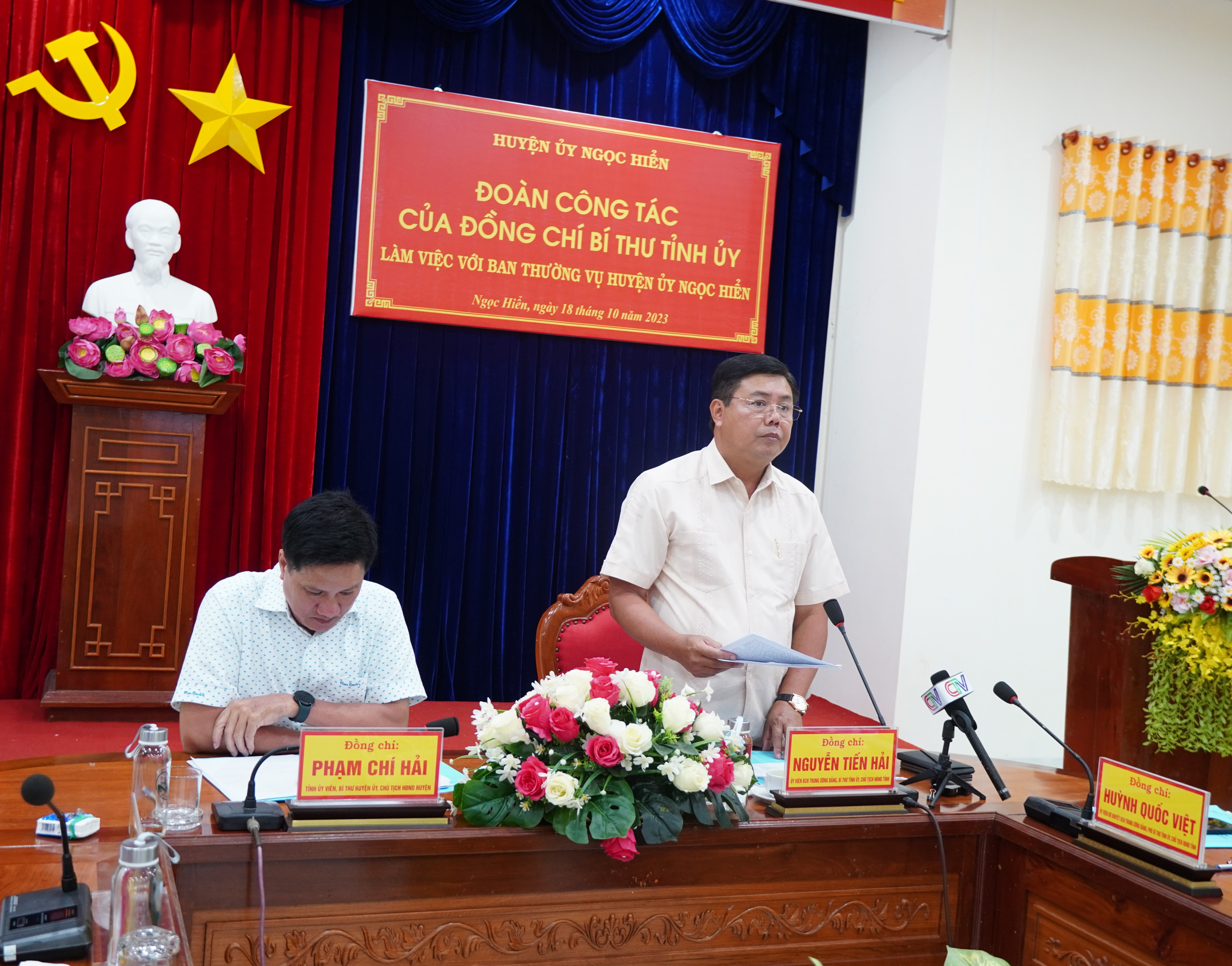 Đồng chí Bí thư Tỉnh ủy Nguyễn Tiến Hải phát biểu chỉ đạo kết thúc buổi làm việc.